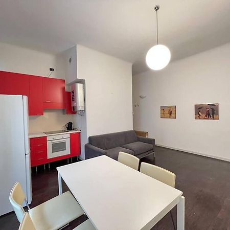 Modern Pretty Apartment Near Isola Zone Milan Bagian luar foto